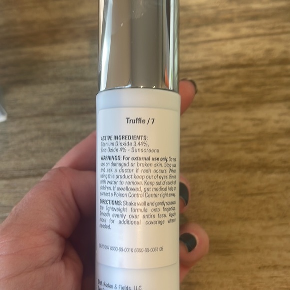 Rodan + Fields Radiant Defense Perfecting Liquid SPF 30 - Truffle - Picture 7 of 9